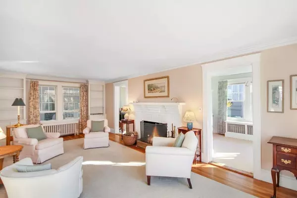 Newton, MA 02460,20 Berkshire Rd