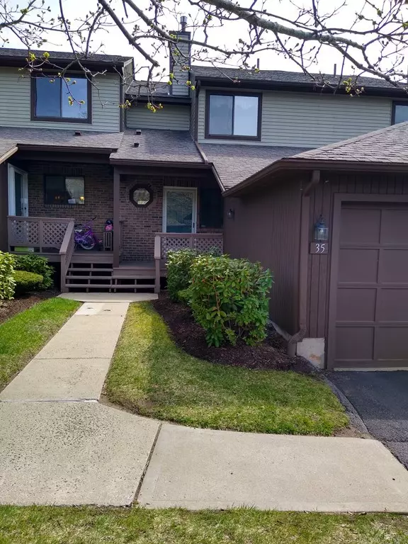 Agawam, MA 01001,35 Dogwood Ln #35