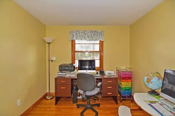 Mansfield, MA 02048,142 Essex Street