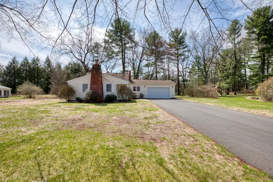 35 Woodlawn St, South Hadley, MA 01075