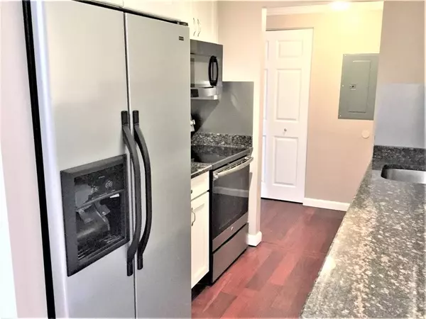 Bridgewater, MA 02324,220 Bedford #11-A