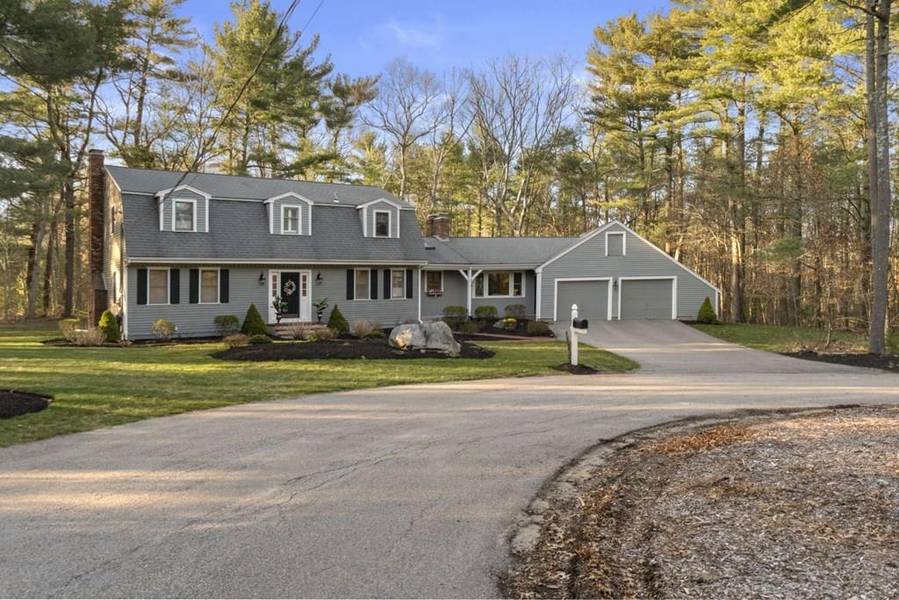 20 Holly Tree Ln, Duxbury, MA 02332