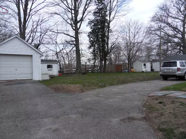 Northbridge, MA 01588,16 Whitin Ave #16