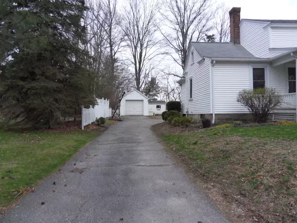 Northbridge, MA 01588,16 Whitin Ave #16