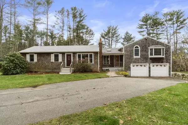 9 Mcfarlin Rd, Carver, MA 02330