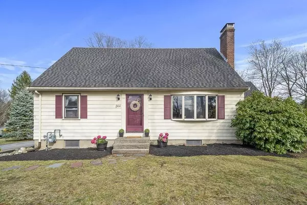 244 North St, Stoneham, MA 02180