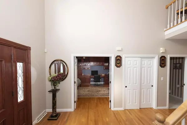 Sharon, MA 02067,10 Chive Drive