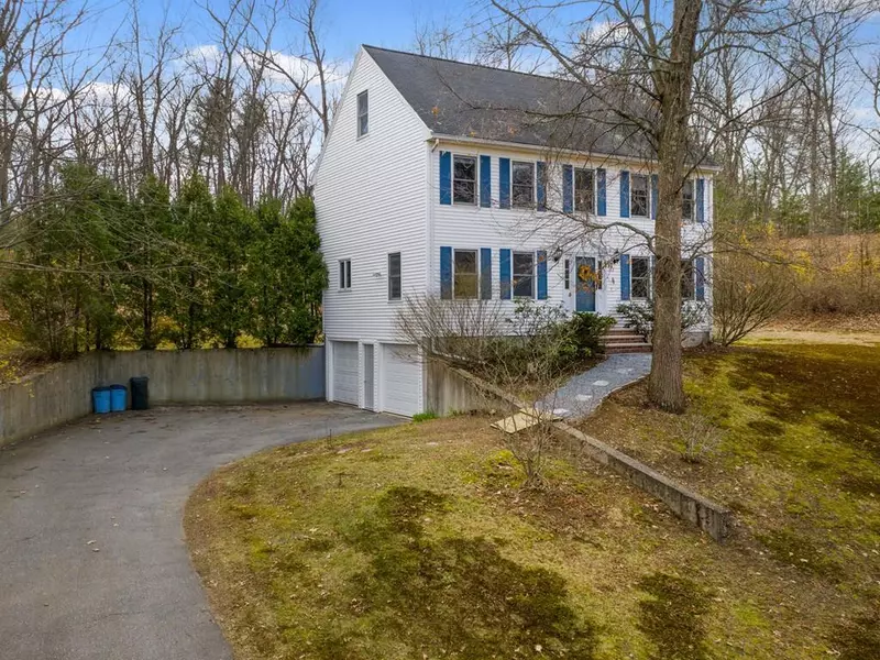 153 Willis Dr, Chelmsford, MA 01863