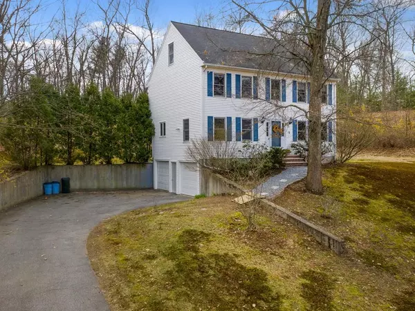 153 Willis Dr, Chelmsford, MA 01863