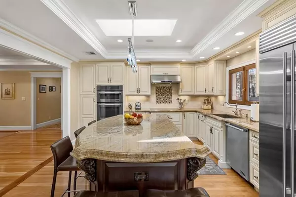 Newton, MA 02459,113 Deborah Rd