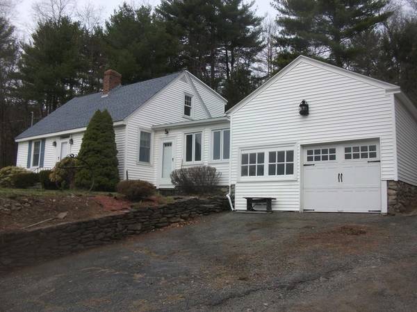 8 Meetinghouse Hill Rd, Sterling, MA 01564