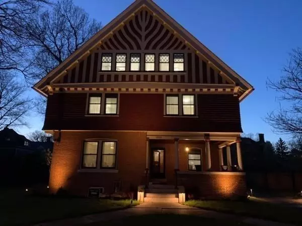 Springfield, MA 01109,1090 Worthington St