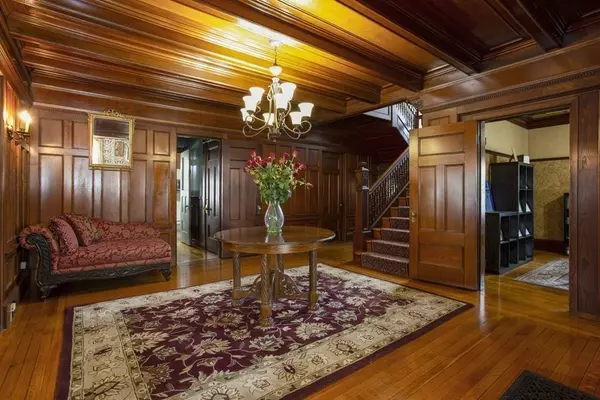 Springfield, MA 01109,1090 Worthington St