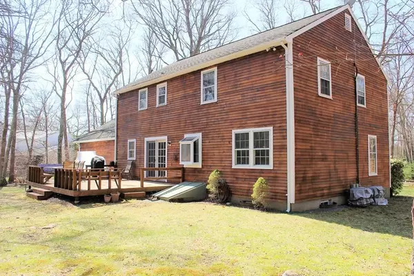 Sharon, MA 02067,22 Owl Dr