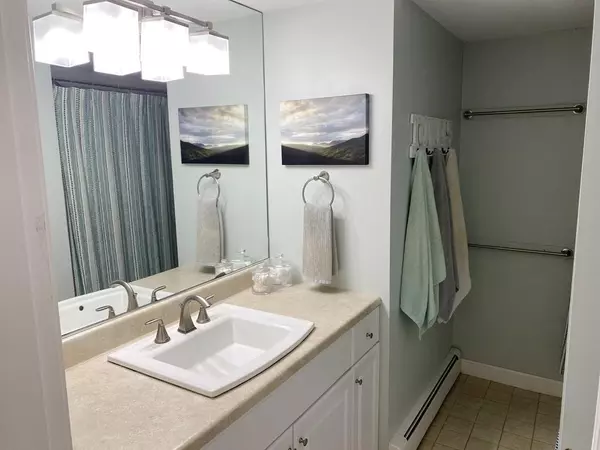 Hamilton, MA 01982,25 Home Street