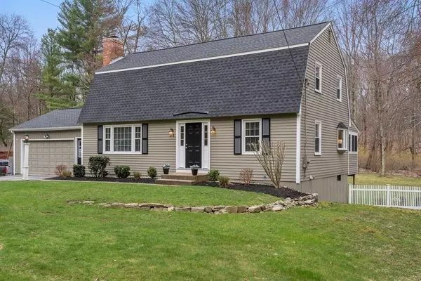 27 Upton Rd, Westborough, MA 01581