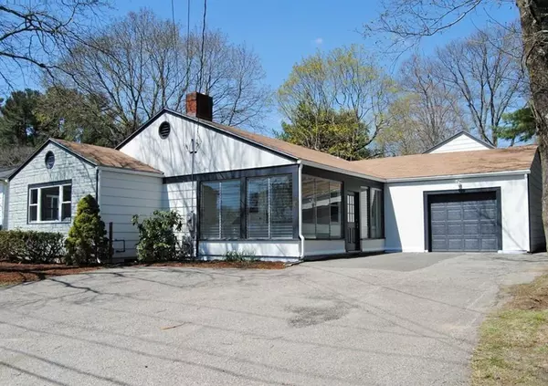 657 Cohannet  St, Taunton, MA 02780
