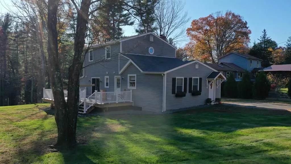 14 Buckingham Dr, Southwick, MA 01077