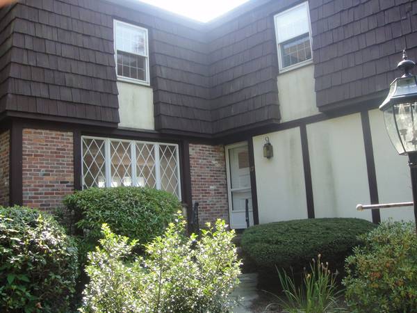 15 Brook Street #15, Wellesley, MA 02482