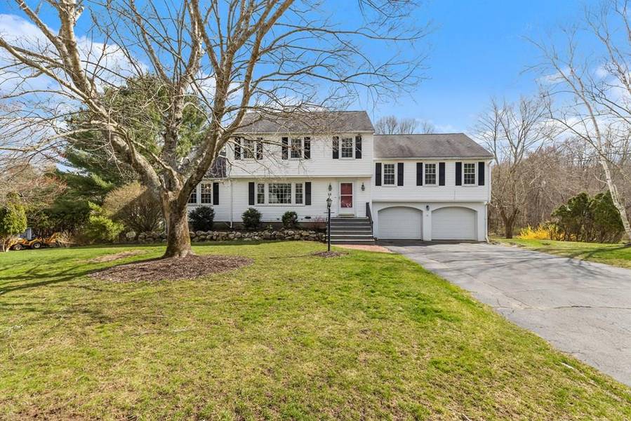 58 Riverside Dr, Norwell, MA 02061