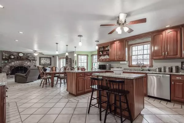 Millbury, MA 01527,28 Benton St