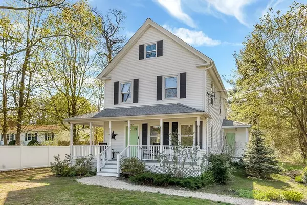 102 Willow St, Acton, MA 01720