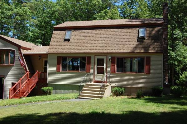 73 Old Chester Rd, Derry, NH 03038