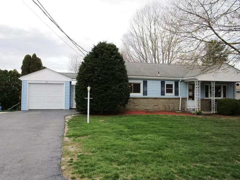 10 Valley View Dr, Cumberland, RI 02864