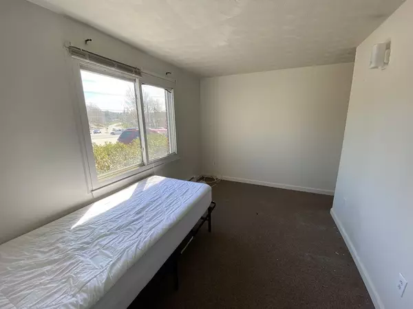 Durham, NH 03823,4-6 Main Street