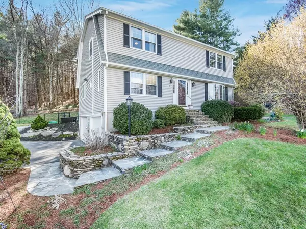 97 Lee St, West Boylston, MA 01583