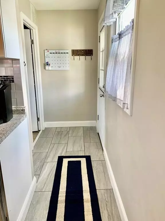 Acushnet, MA 02743,61 S Main St