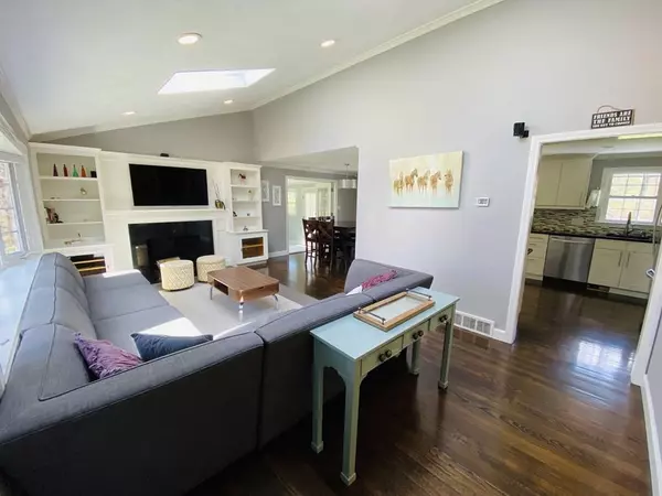 Ashland, MA 01721,352 Chestnut St