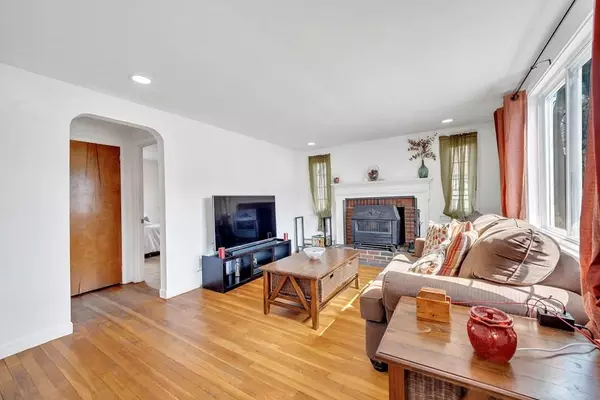 Holbrook, MA 02343,11 Rockwood Pl