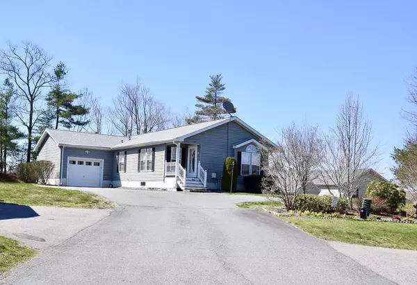 6905 Oak Point Drive, Middleboro, MA 02346