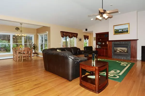 Ipswich, MA 01938,1 Belle St