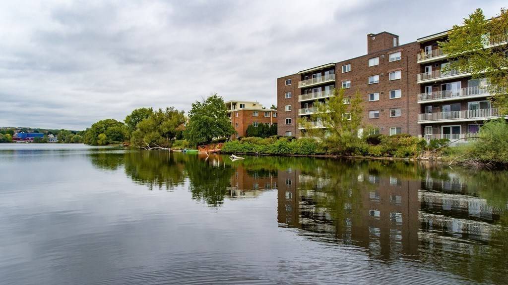 Arlington, MA 02474,18 Hamilton Rd #207