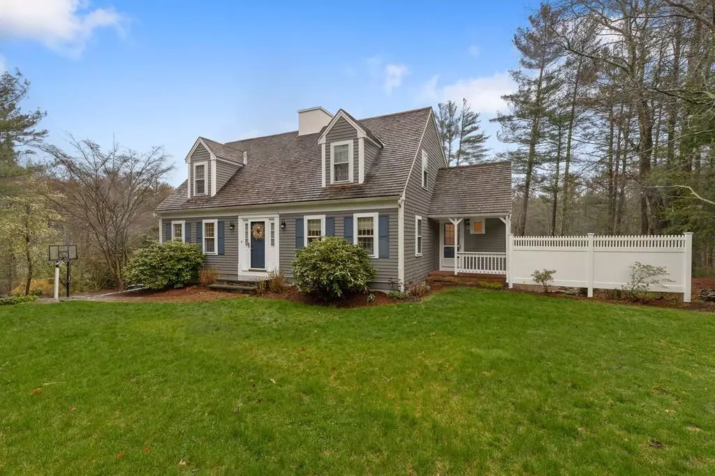 Duxbury, MA 02332,26 Orchard Ln