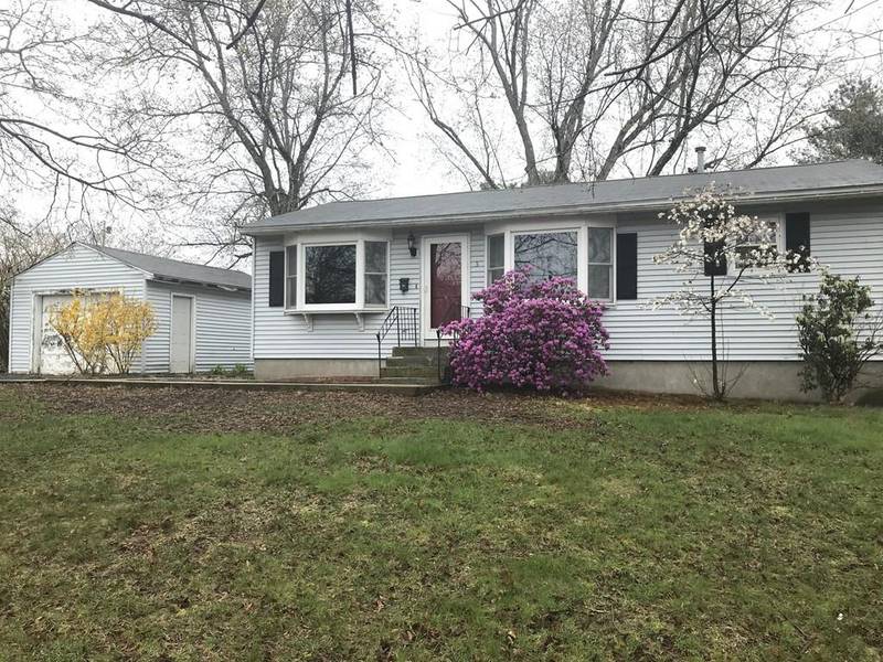 5 Manchester Dr, Hudson, MA 01749