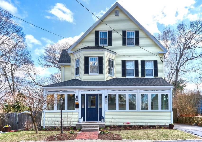 33 Reading Hill Ave, Melrose, MA 02176