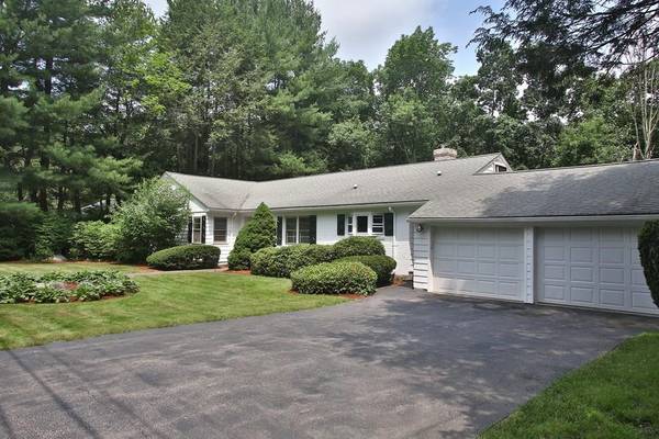 44 Oak Hill Rd, Worcester, MA 01609