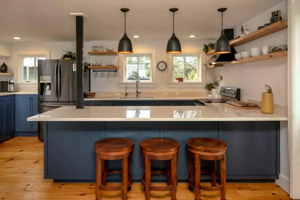 Mattapoisett, MA 02739,7 Bay View Avenue Cd