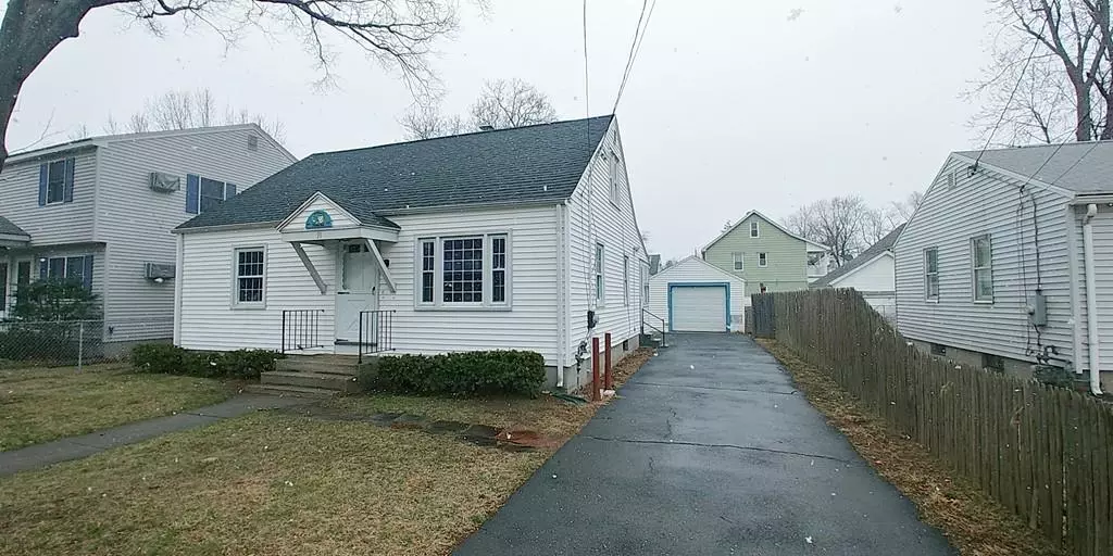 31 Arthur St, Springfield, MA 01104