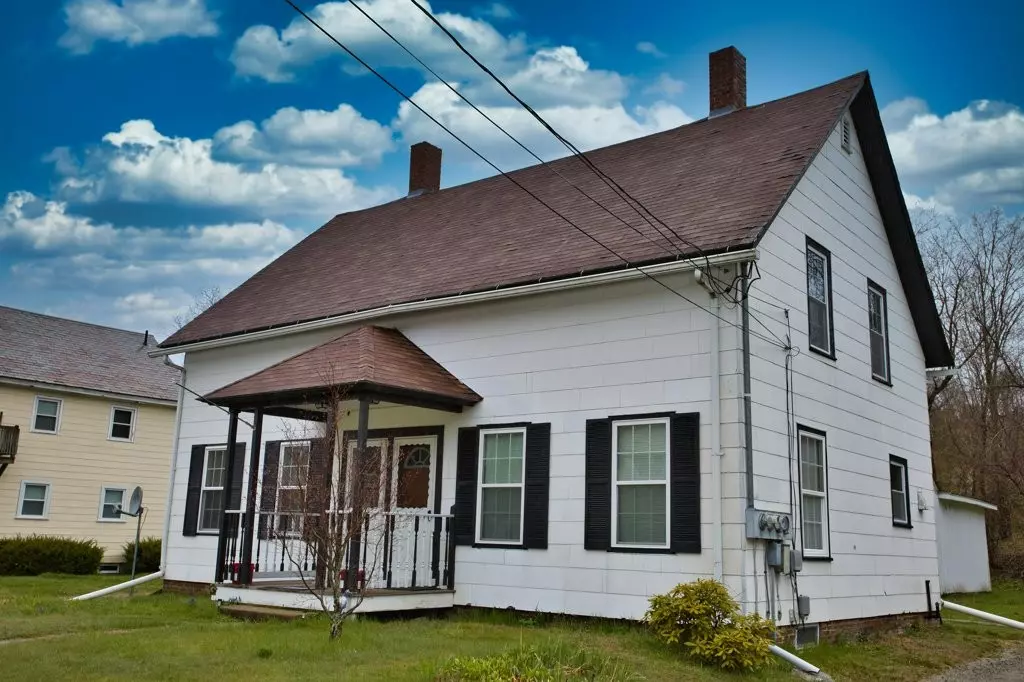 Dudley, MA 01571,12 Railroad Ave