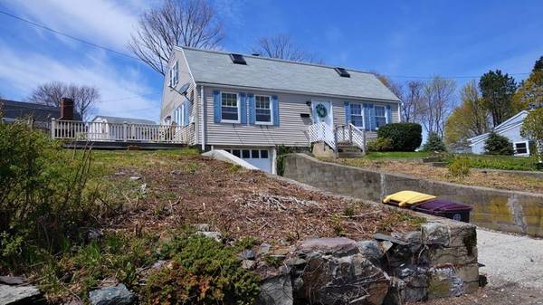 390 Neck St, Weymouth, MA 02191