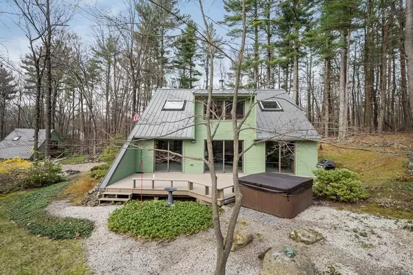 Pepperell, MA 01463,25 Hog Hill Rd
