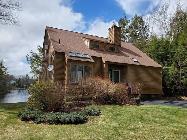 32 Winding Cove Rd, Ashburnham, MA 01430