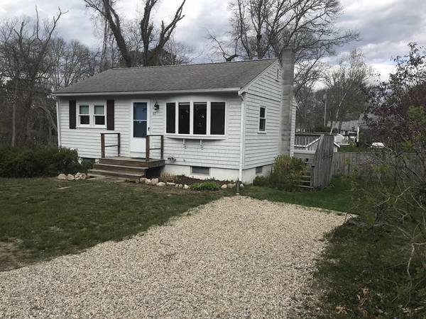 67 Glen Ave, Falmouth, MA 02556