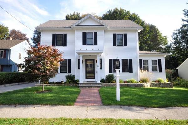 32 Upland Rd, Arlington, MA 02474