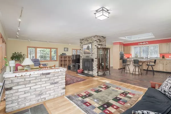 Stow, MA 01775,402 Taylor Rd