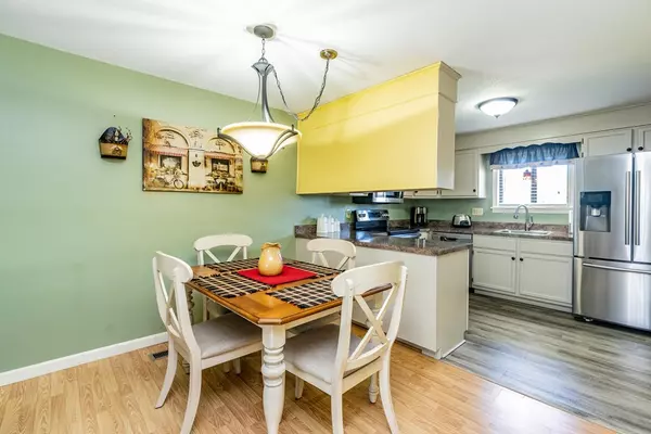 Agawam, MA 01001,22 Beekman Dr #22